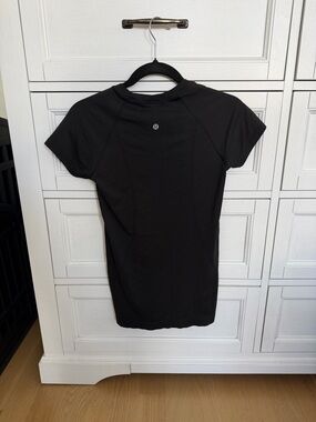 lululemon athletica Black Short Sleeve swifty tech shirt